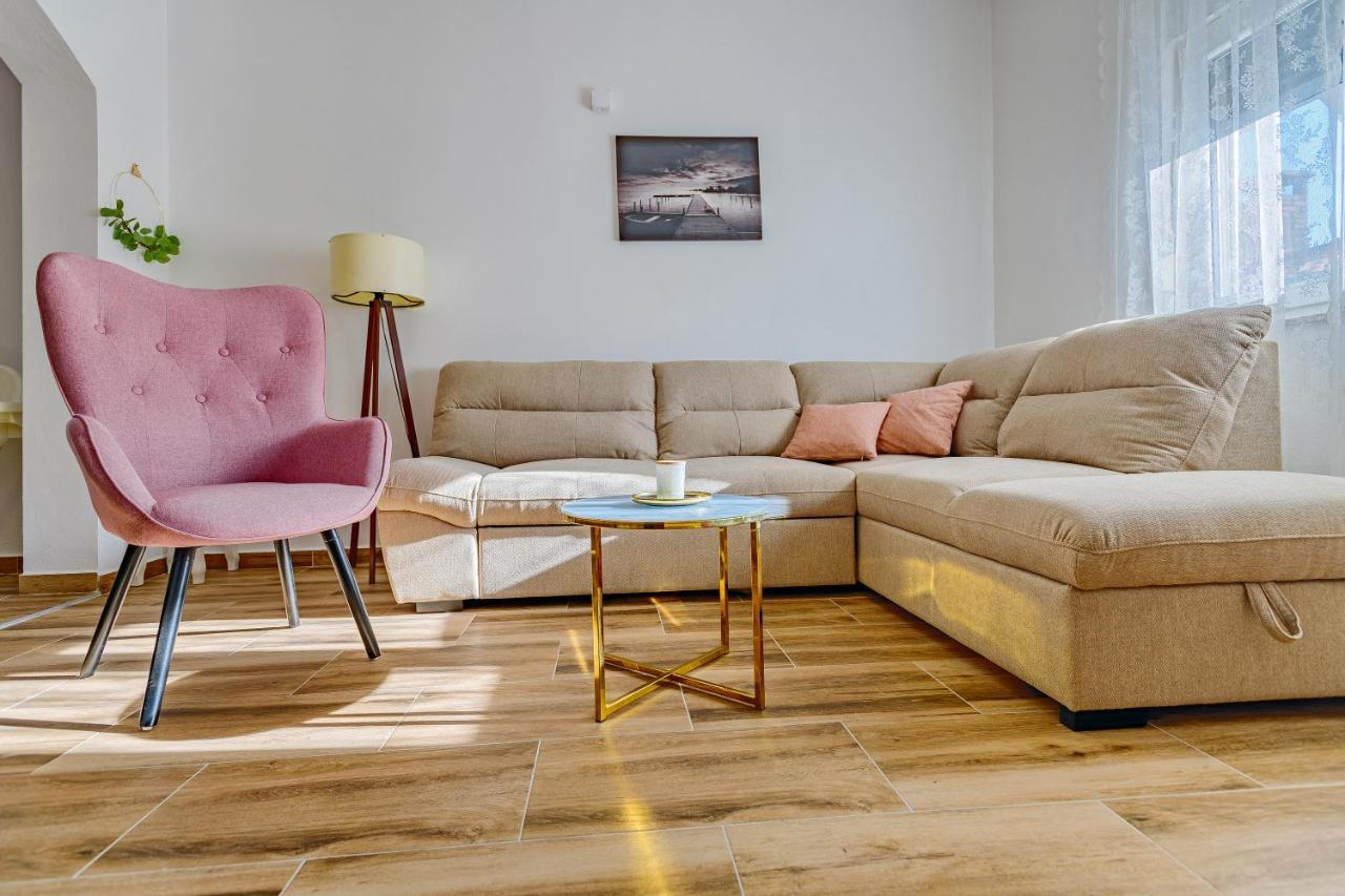 Holiday Apartment -Zara Esterno foto