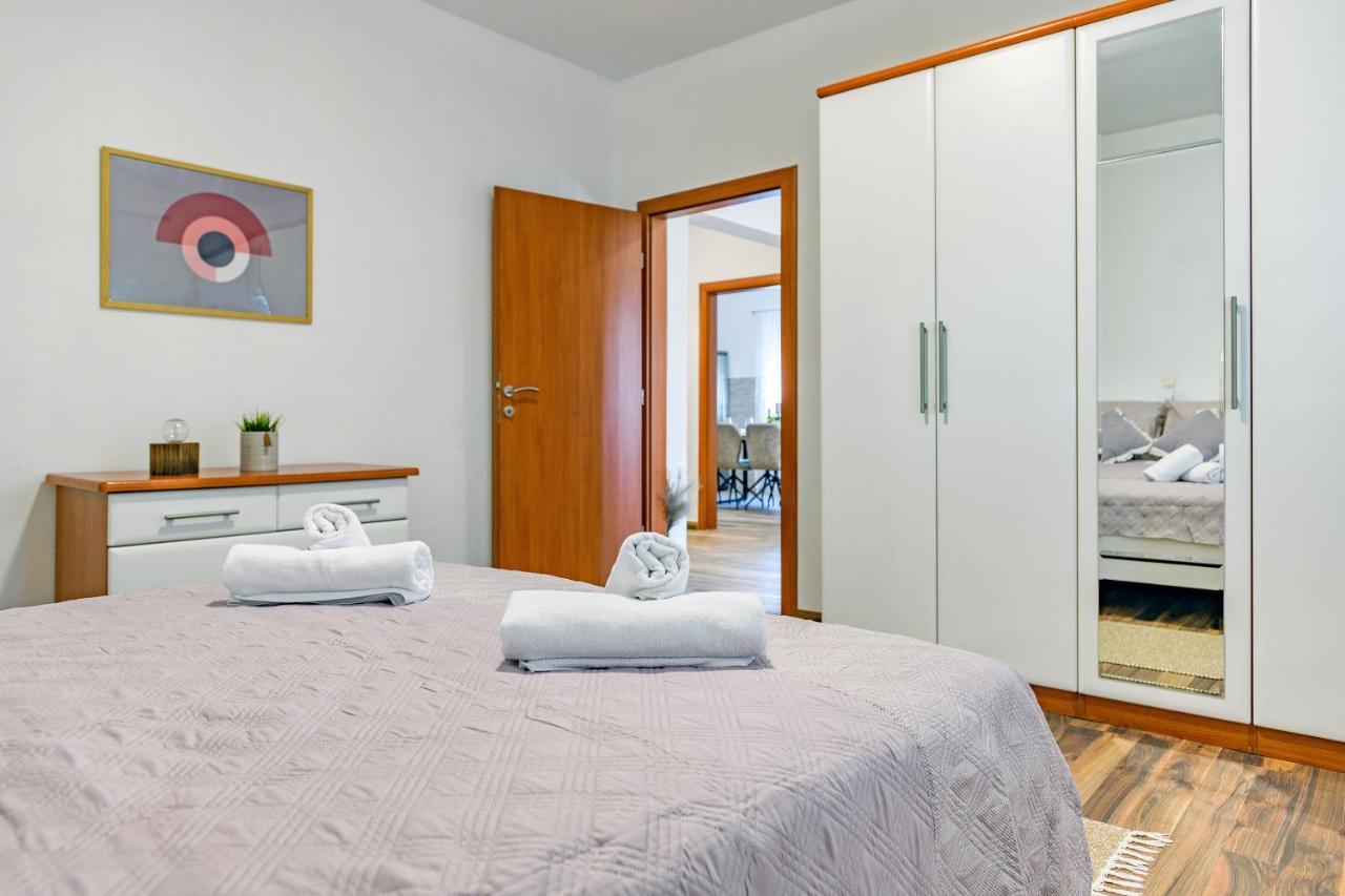 Holiday Apartment -Zara Esterno foto