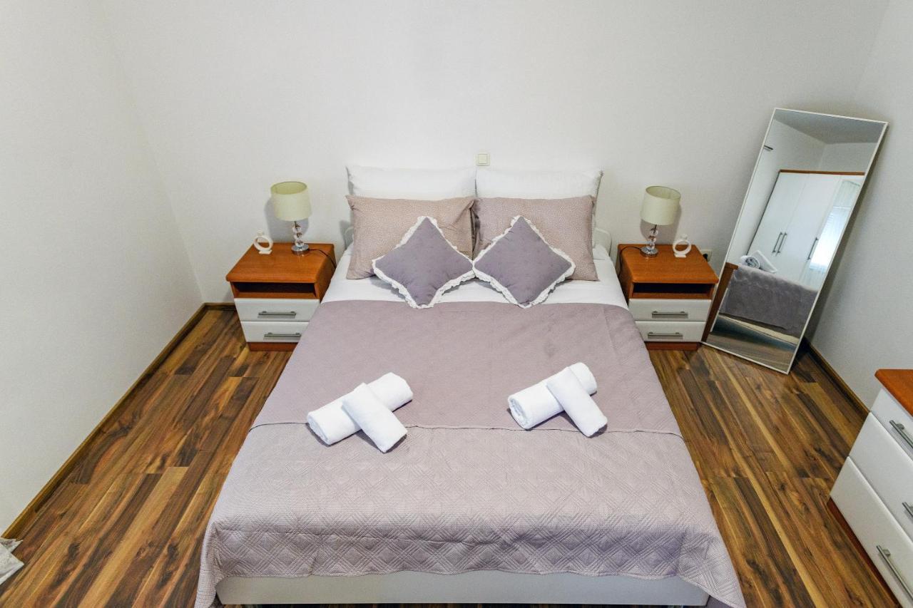 Holiday Apartment -Zara Esterno foto