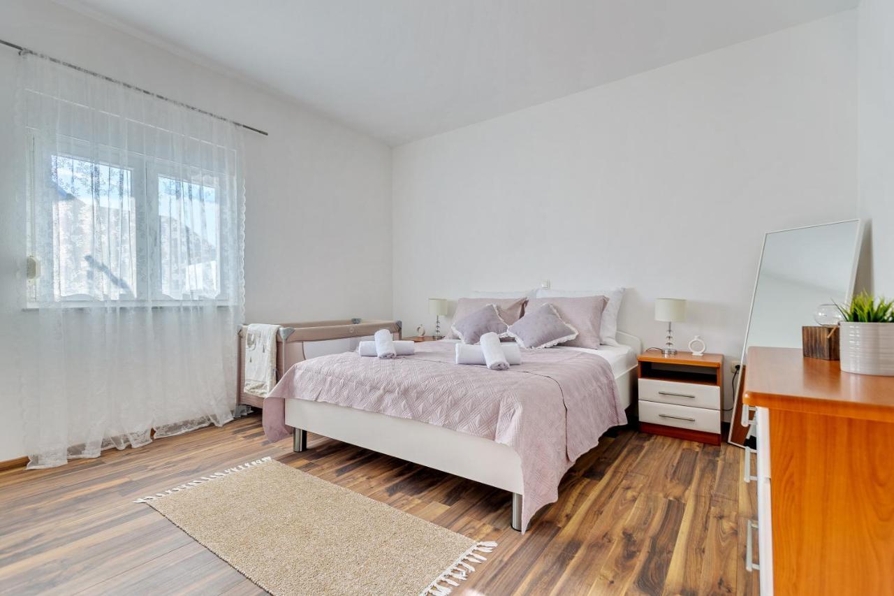 Holiday Apartment -Zara Esterno foto
