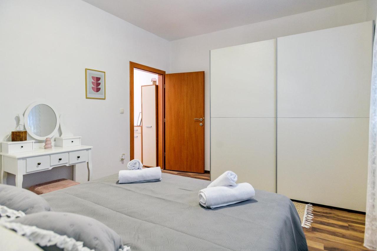 Holiday Apartment -Zara Esterno foto