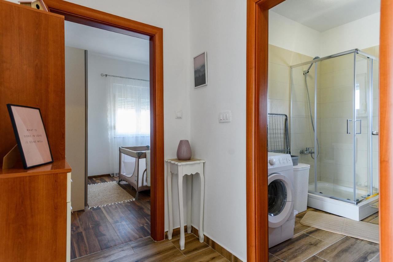 Holiday Apartment -Zara Esterno foto